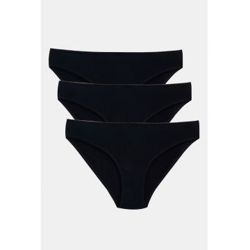Set de chiloti uni - 3 piese Set de chiloti uni - 3 piese