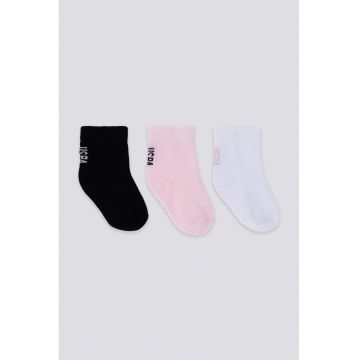 Set de sosete scurte uni - 3 perechi Set de sosete scurte uni - 3 perechi